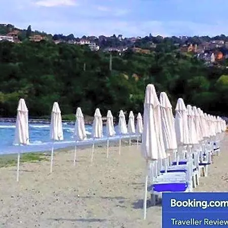 Relax In South Bay Otel Varna